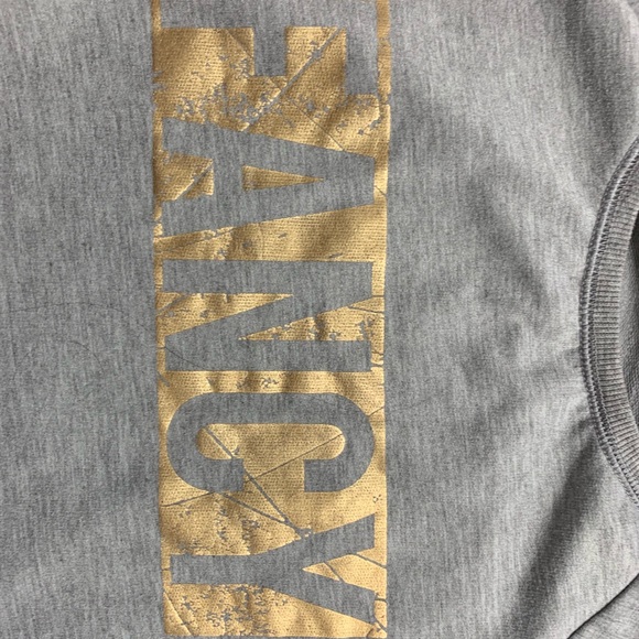 Activewear cute ripped fashion top - Picture 2 of 4